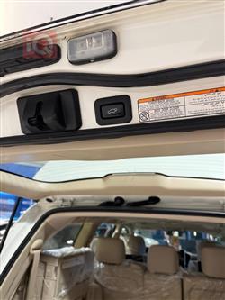 تۆیۆتا لاند کروزەر